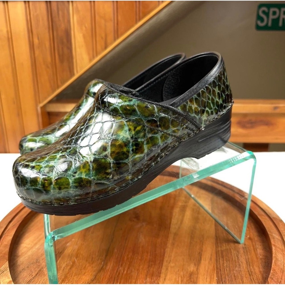 Sanita Professional Green Snakeskin Patent Leather Clogs Womens 38